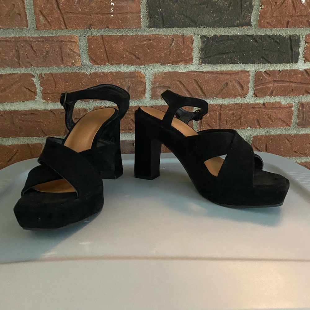 Maurices Black Heeled Sandals with Strappy Design